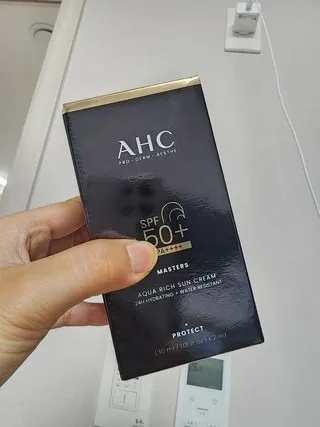 AHC 마스터즈 아쿠아 리치 선크림 리뷰7