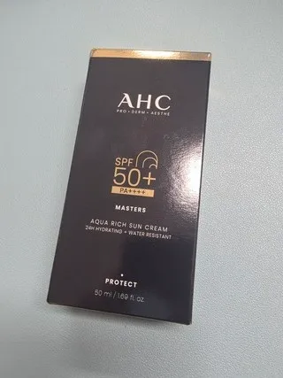 AHC 마스터즈 아쿠아 리치 선크림 리뷰1