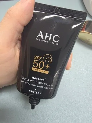 AHC 마스터즈 아쿠아 리치 선크림 리뷰3